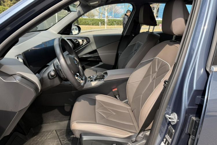 Used BMW X3 2025 xDrive30L Luxury Edition M Sport Package Right Front Seat