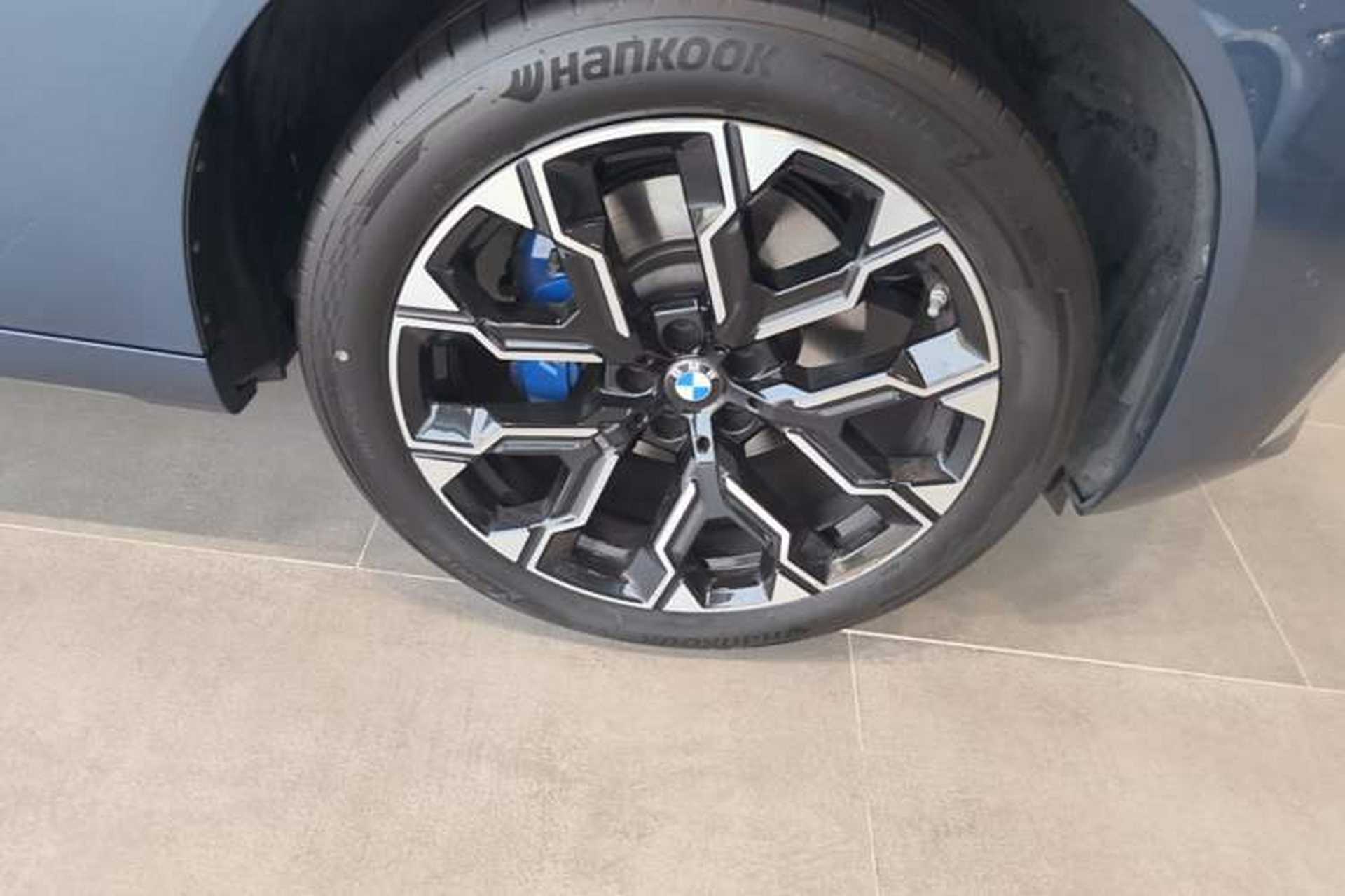 Used BMW X3 2025 xDrive30L Luxury Edition M Sport Package Right Front Wheel Hub