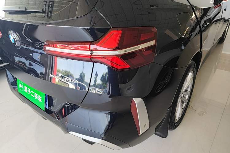Used BMW X3 2025 xDrive25L Luxury Package Right Rear Taillight