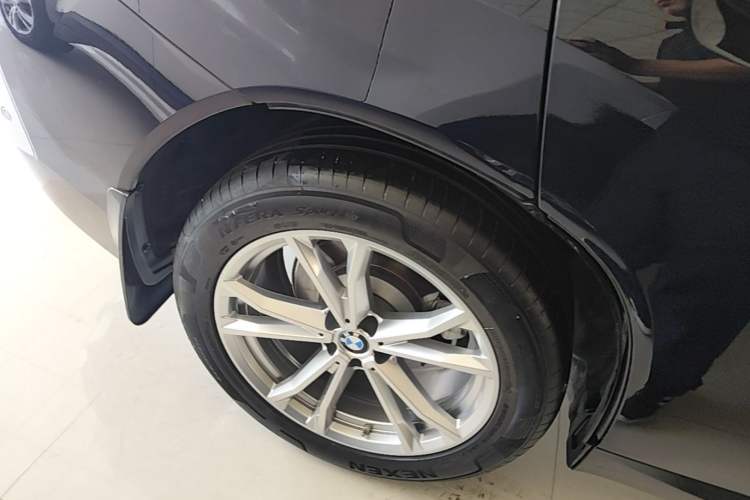 Used BMW X3 2025 xDrive25L Luxury Package Right Rear Wheel Hub