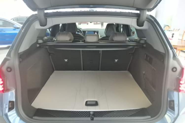 Used BMW X3 2025 xDrive30L Luxury Edition M Sport Package Trunk