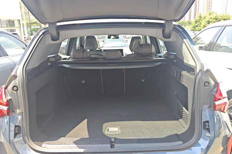 Used BMW X3 2025 xDrive30L Luxury Edition M Sport Package Trunk