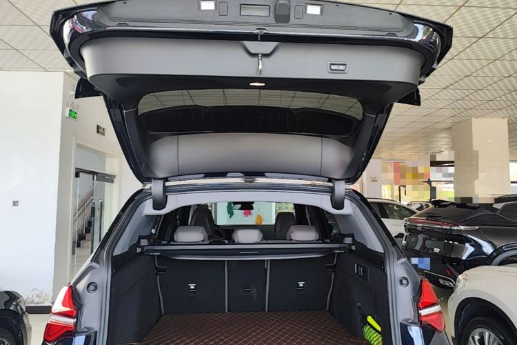 Used BMW X3 2025 xDrive25L Luxury Package Trunk