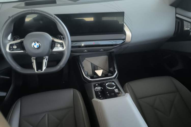 Used BMW X3 2025 xDrive30L Luxury Edition M Sport Package Center Console