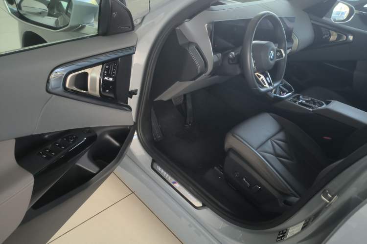 Used BMW X3 2025 xDrive30L Luxury Edition M Sport Package Driver Seat