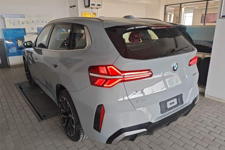 Used BMW X3 2025 xDrive30L Leading Model M Sport Package Exterior 2