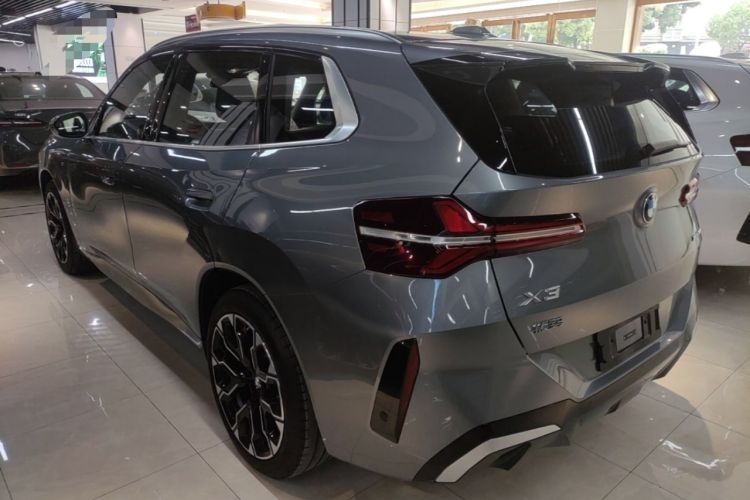 Used BMW X3 2025 xDrive30L Luxury Edition M Sport Package Exterior 2