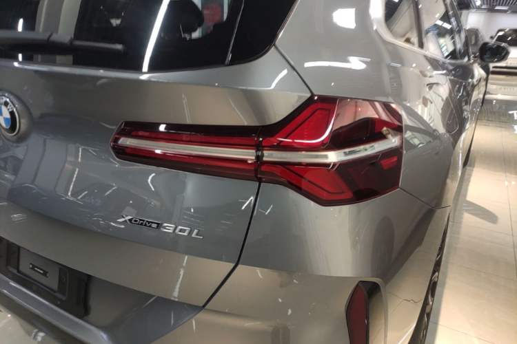 Used BMW X3 2025 xDrive30L Luxury Edition M Sport Package Exterior 3
