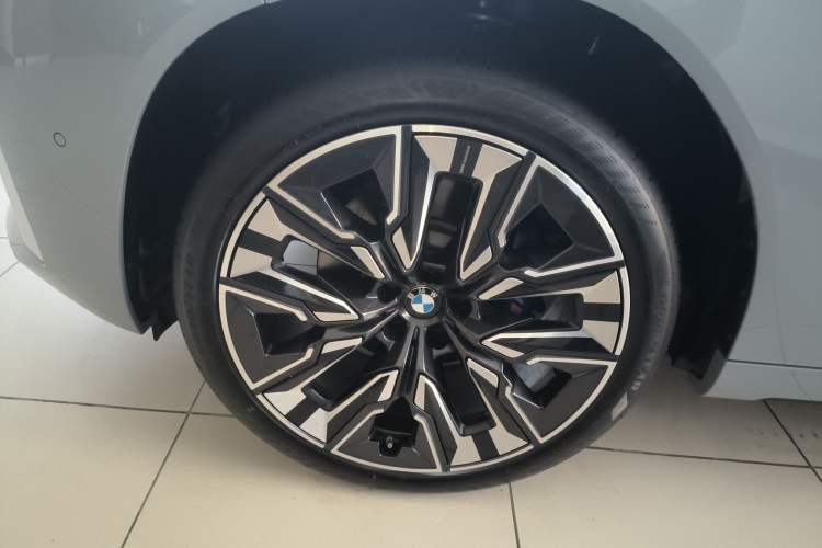 Used BMW X3 2025 xDrive30L Luxury Edition M Sport Package Exterior 4