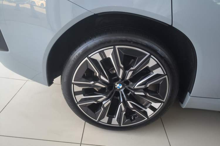 Used BMW X3 2025 xDrive30L Luxury Edition M Sport Package Exterior 5