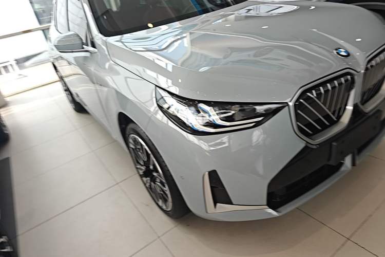 Used BMW X3 2025 xDrive30L Luxury Edition M Sport Package Front Right 45 Deg