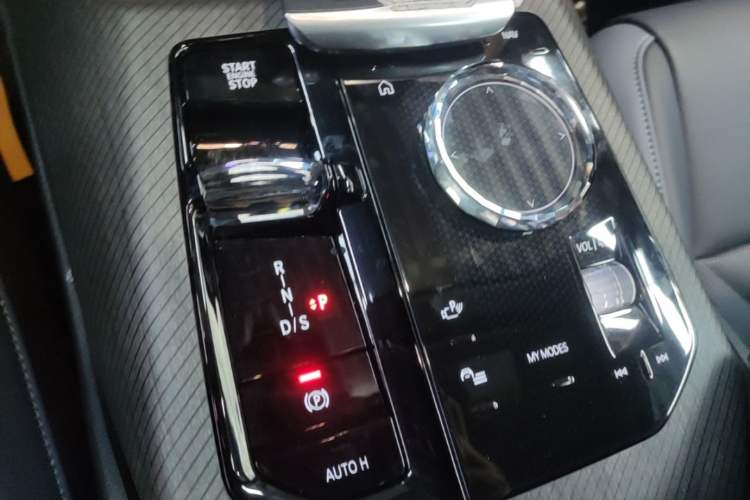 Used BMW X3 2025 xDrive30L Luxury Edition M Sport Package Gear Lever