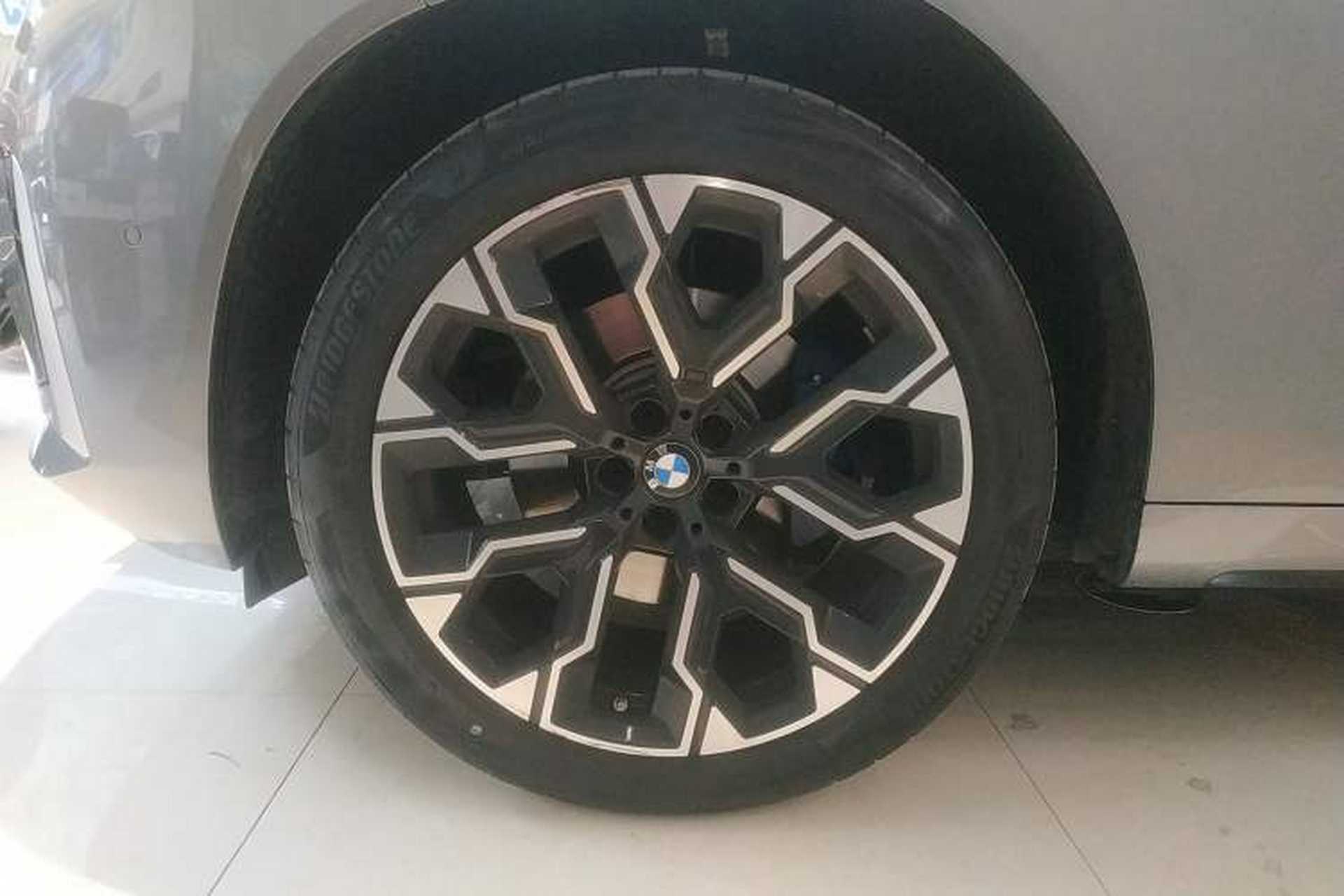 Used BMW X3 2025 xDrive30L Luxury Edition M Sport Package Left Front Wheel Hub