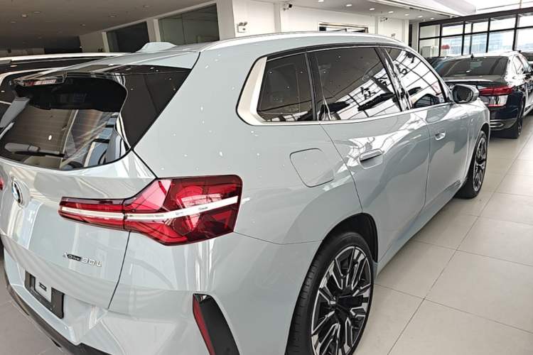 Used BMW X3 2025 xDrive30L Luxury Edition M Sport Package Rear Right 45 Deg