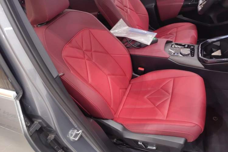 Used BMW X3 2025 xDrive30L Luxury Edition M Sport Package Right Front Seat