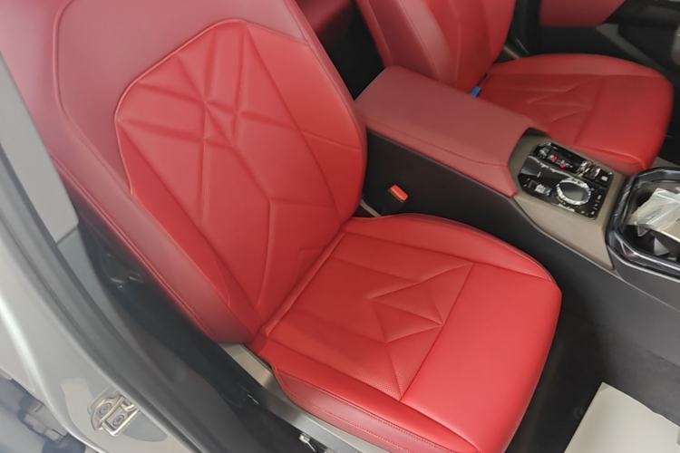 Used BMW X3 2025 xDrive30L Luxury Edition M Sport Package Right Front Seat