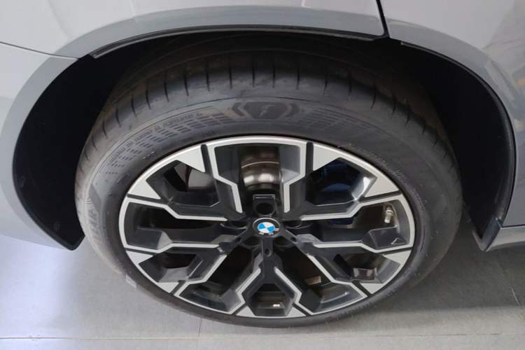 Used BMW X3 2025 xDrive30L Luxury Edition M Sport Package Right Rear Wheel Hub