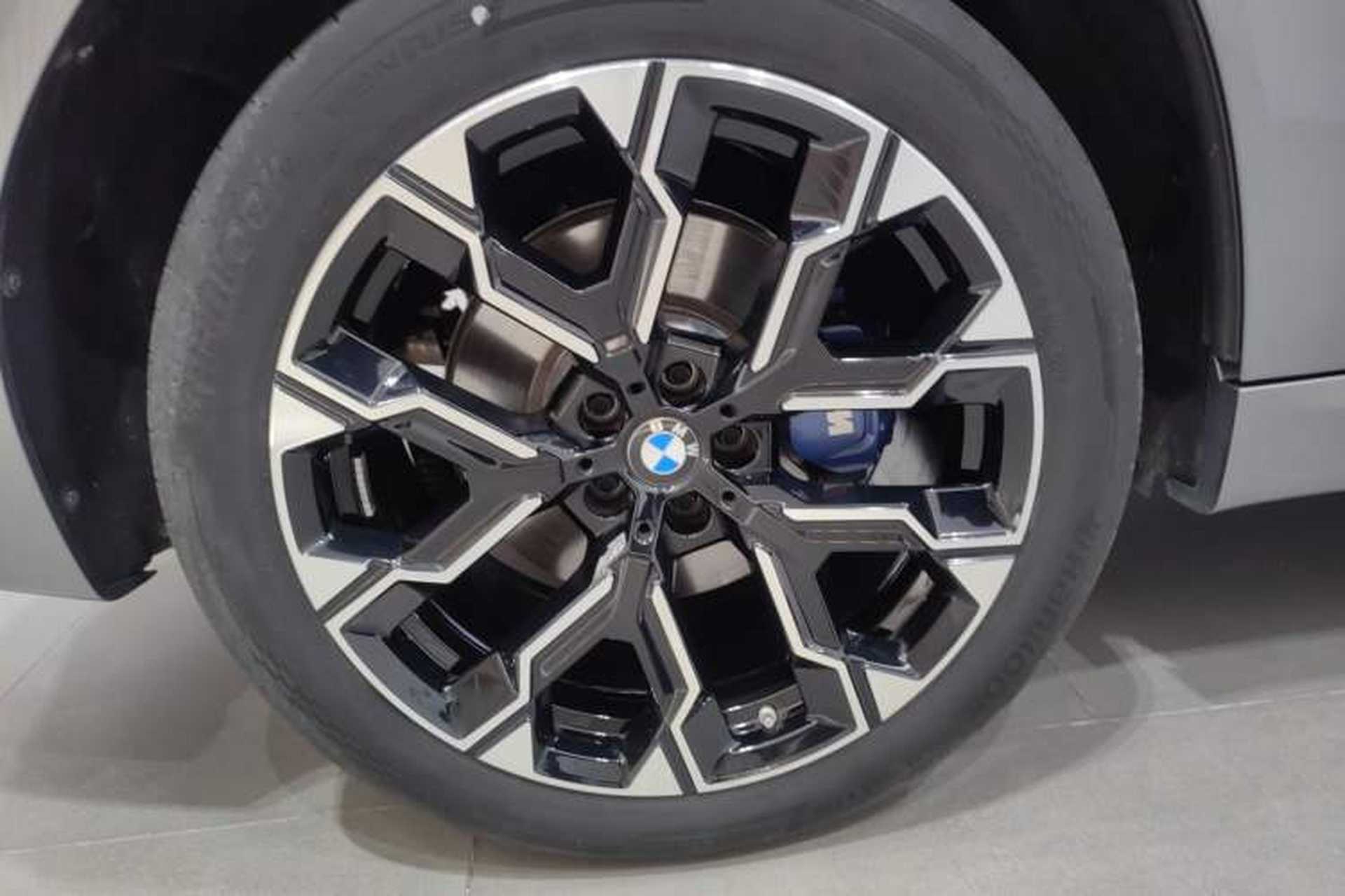 Used BMW X3 2025 xDrive30L Luxury Edition M Sport Package Right Rear Wheel Hub
