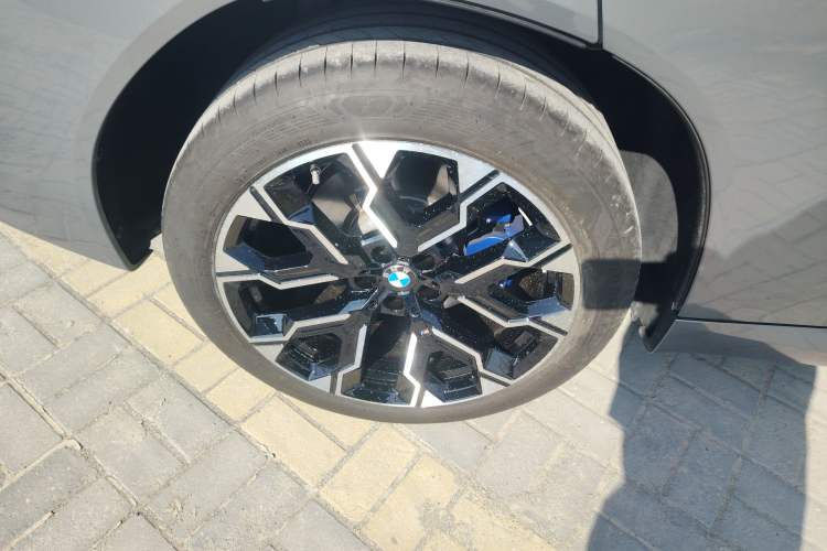 Used BMW X3 2025 xDrive30L Luxury Edition M Sport Package Right Rear Wheel Hub