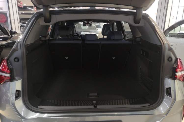 Used BMW X3 2025 xDrive30L Luxury Edition M Sport Package Trunk