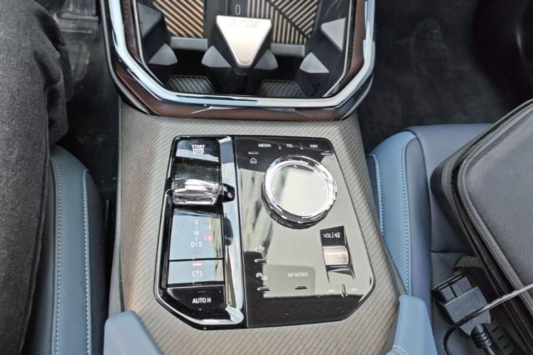 Used BMW X3 2025 xDrive30L Leading Model M Sport Package Gear Lever
