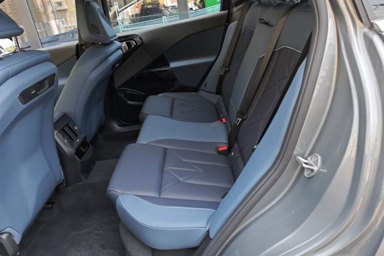 Used BMW X3 2025 xDrive30L Leading Model M Sport Package Left Rear Seat