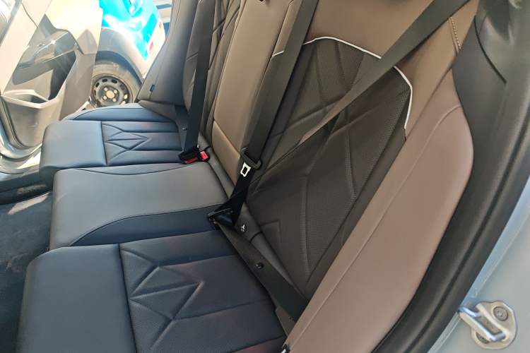 Used BMW X3 2025 xDrive30L Leading Model M Sport Package Left Rear Seat