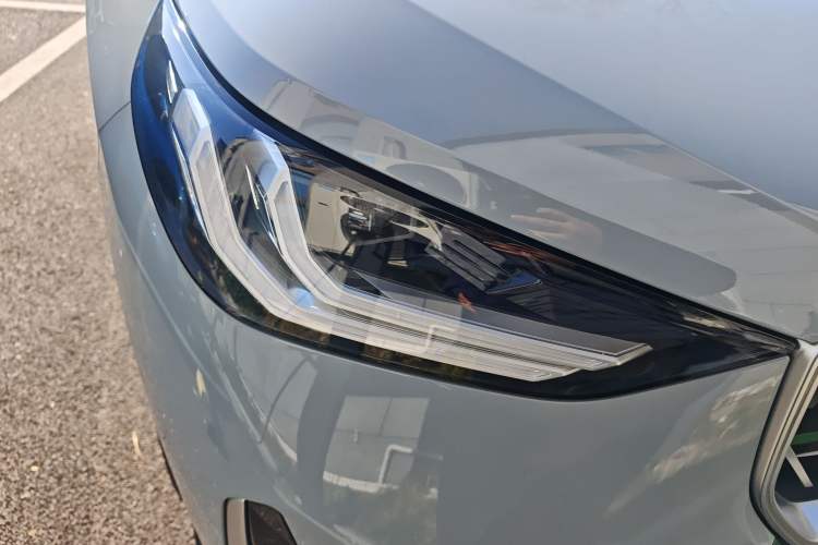 Used BMW X3 2025 xDrive30L Leading Model M Sport Package Right Front Headlight