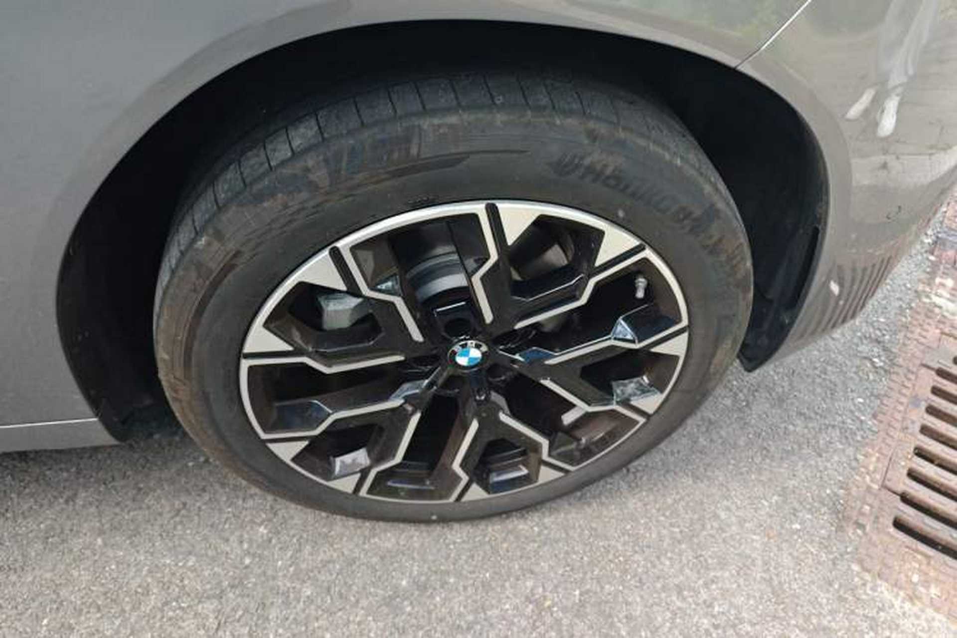 Used BMW X3 2025 xDrive30L Leading Model M Sport Package Right Front Wheel Hub