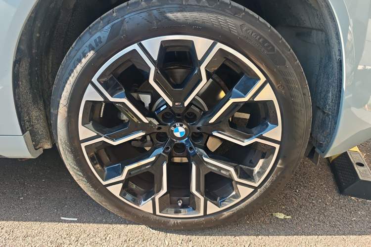 Used BMW X3 2025 xDrive30L Leading Model M Sport Package Right Front Wheel Hub