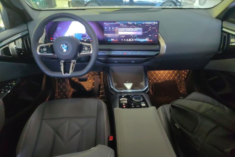 Used BMW X3 2025 Model, xDrive30L Leading M Sport Night Package Center Console