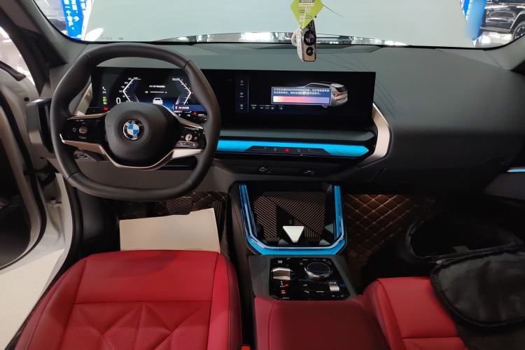 Used BMW X3 2025 xDrive25L Luxury Package Center Console
