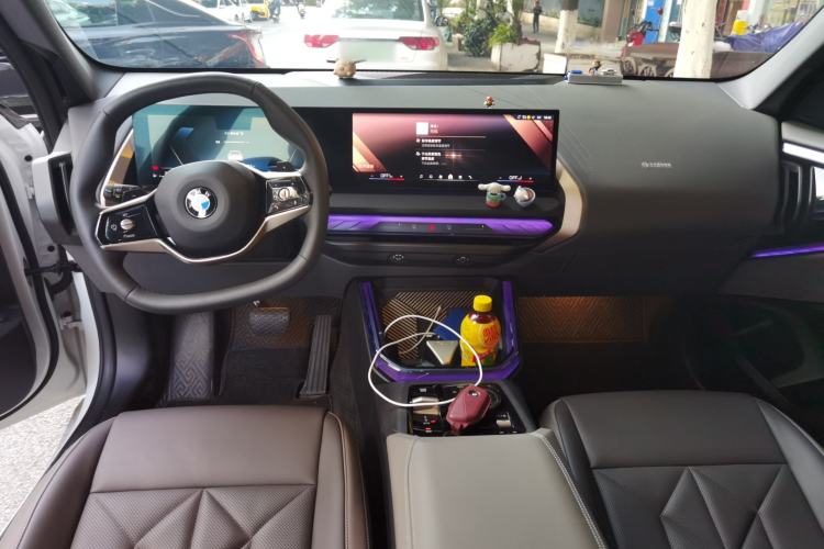 Used BMW X3 2025 xDrive25L Luxury Package Center Console