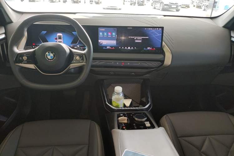 Used BMW X3 2025 xDrive25L Luxury Package Center Console