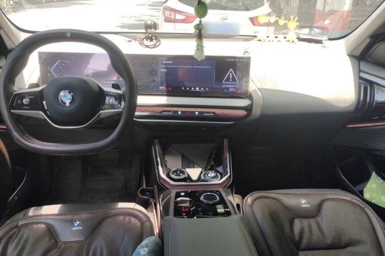 Used BMW X3 2025 xDrive25L Luxury Package Center Console