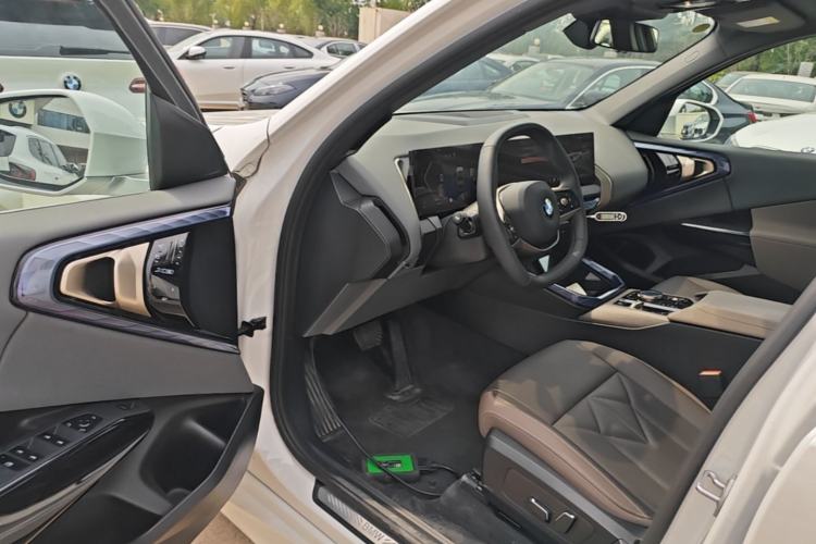 Used BMW X3 2025 xDrive25L Luxury Package Driver Seat
