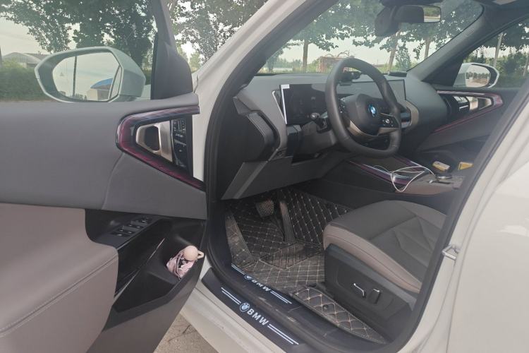 Used BMW X3 2025 xDrive25L Luxury Package Driver Seat