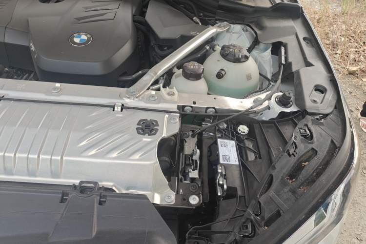 Used BMW X3 2025 xDrive25L Luxury Package Engine Bay Left