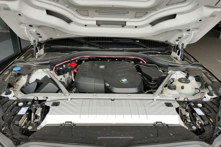Used BMW X3 2025 xDrive25L Luxury Package Engine Bay