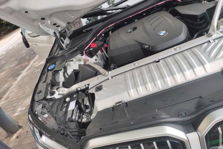 Used BMW X3 2025 xDrive25L Luxury Package Engine Bay Right