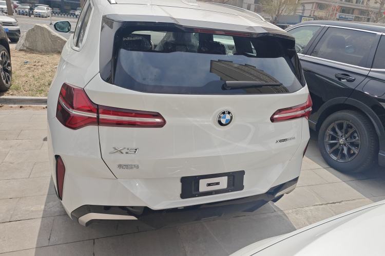 Used BMW X3 2025 xDrive30L Leading Model M Sport Package Exterior 2