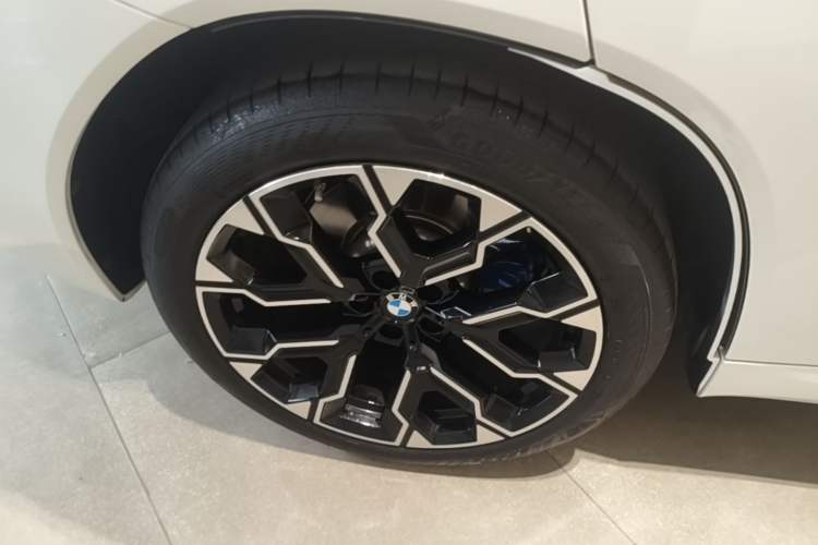 Used BMW X3 2025 xDrive30L Luxury Edition M Sport Package Exterior 5