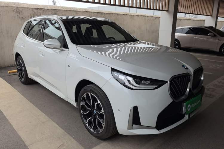 Used BMW X3 2025 xDrive30L Leading Model M Sport Package Front Right 45 Deg