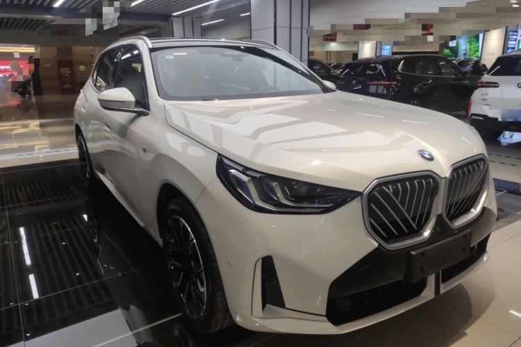 Used BMW X3 2025 xDrive30L Luxury Edition M Sport Package Front Right 45 Deg