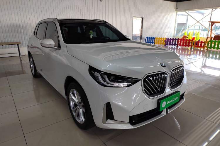 Used BMW X3 2025 xDrive25L Luxury Package Front Right 45 Deg