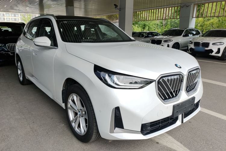 Used BMW X3 2025 xDrive25L Luxury Package Front Right 45 Deg