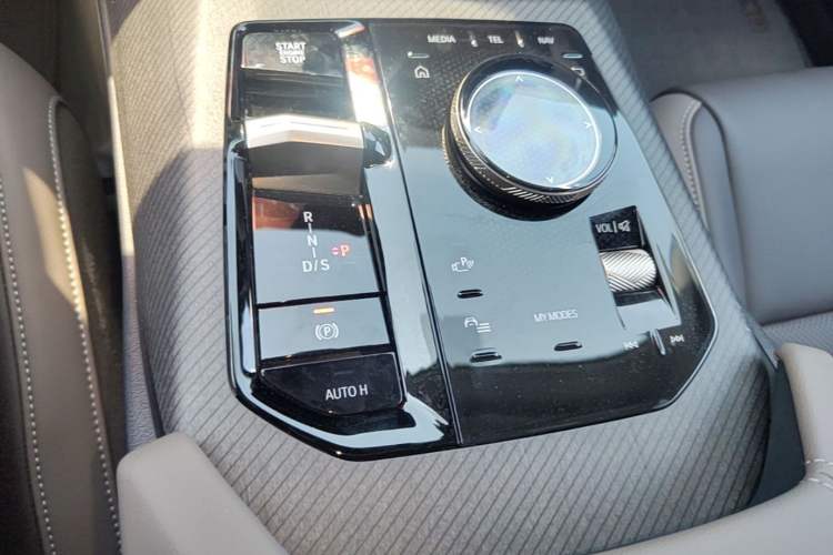Used BMW X3 2025 xDrive30L Leading Model M Sport Package Gear Lever