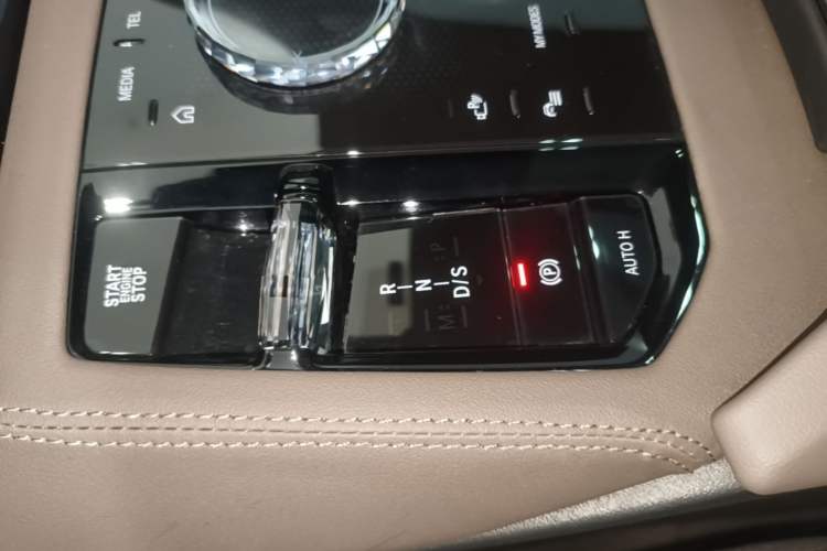 Used BMW X3 2025 xDrive30L Luxury Edition M Sport Package Gear Lever