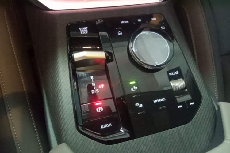 Used BMW X3 2025 Model, xDrive30L Leading M Sport Night Package Gear Lever
