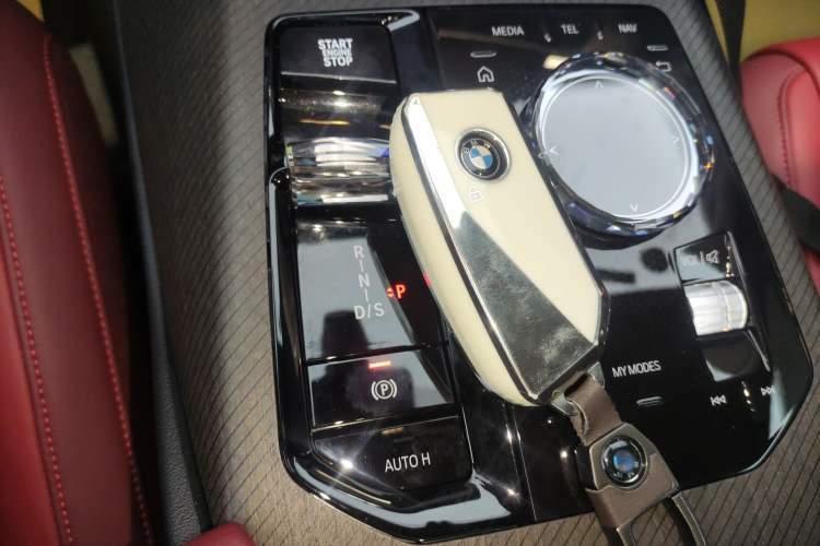 Used BMW X3 2025 xDrive30L Luxury Edition M Sport Package Gear Lever